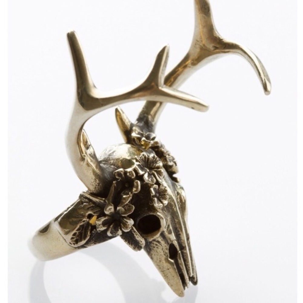 ✨Spell vintage stag amulet ring size 5✨